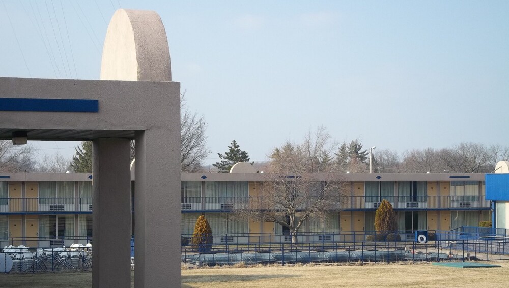 Macomb Inn - carbon neutral hotel in Macomb