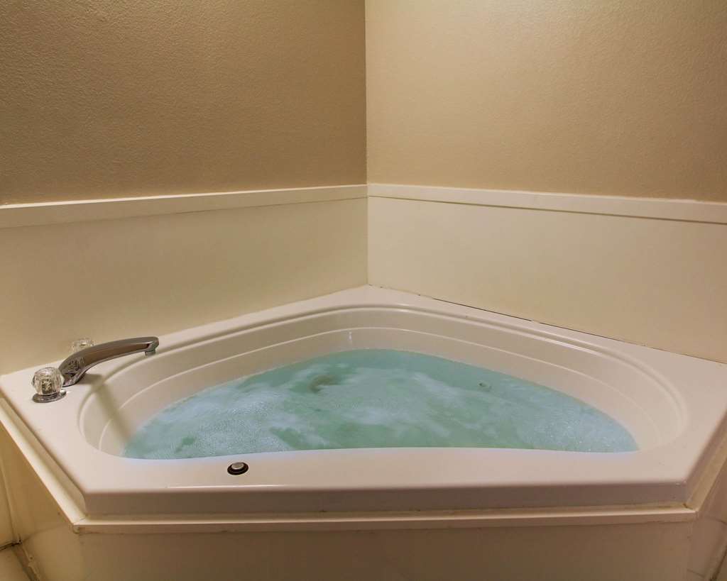Quality Inn & Suites Hattiesburg North - photo 27