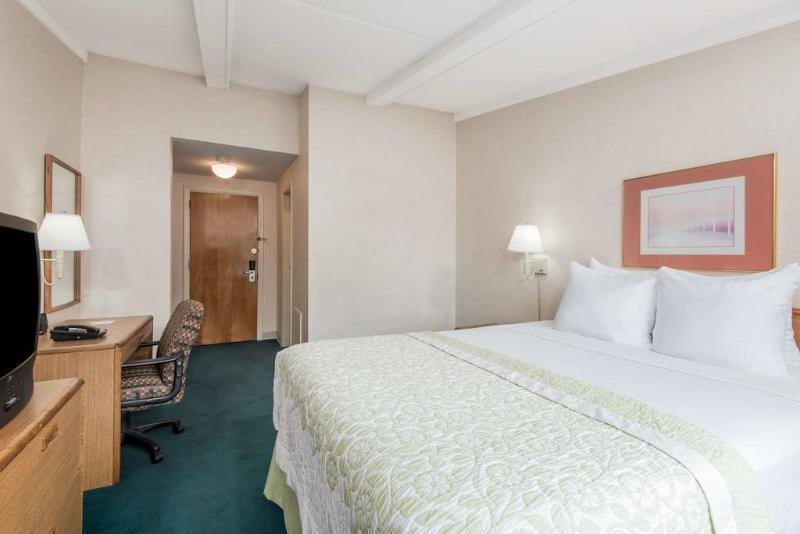 Inn Springfield Chicopee — Chicopee — photo 4