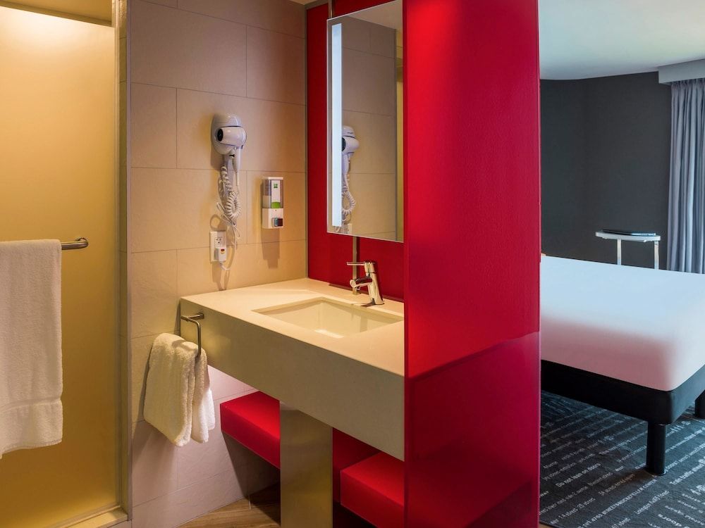 Ibis Styles New York Laguardia Airport - photo 11