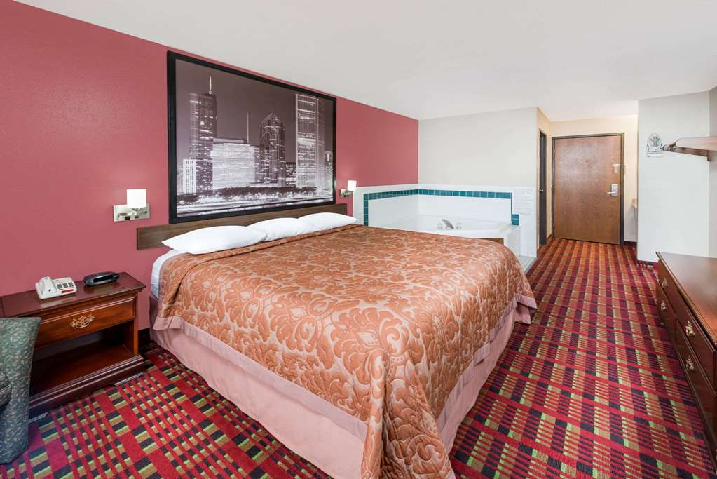 Super 8 by Wyndham Paris IL - photo 27