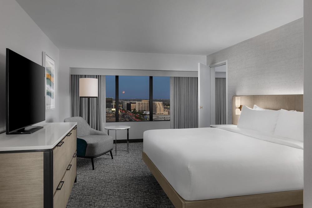 Hilton Los Angeles Airport - photo 26