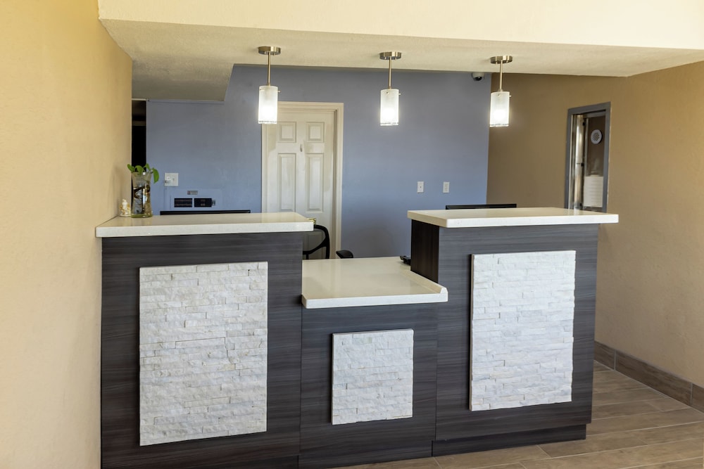 Super 8 By Wyndham Big Spring — Big Spring