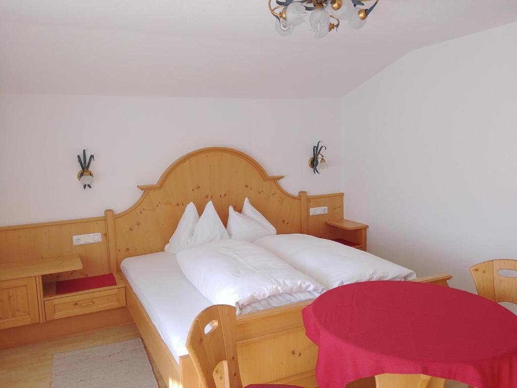 Bucherhof - carbon neutral hotel in Obertilliach