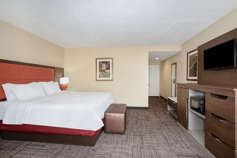 Hampton Inn Jonesboro - photo 11