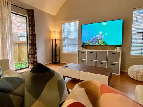 MidCentury Modern Longterm Med Center Pool WD in Houston, United States