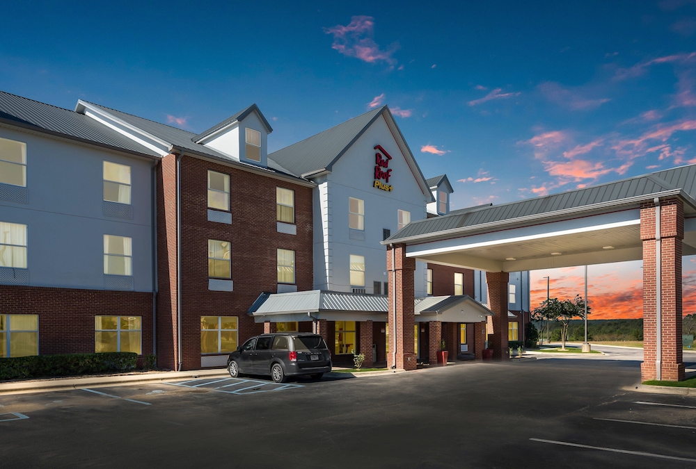 Red Roof Inn PLUS & Suites Birmingham Bessemer - photo 28