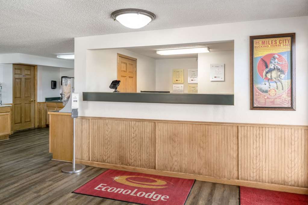 Econo Lodge Miles City I 94 - photo 11