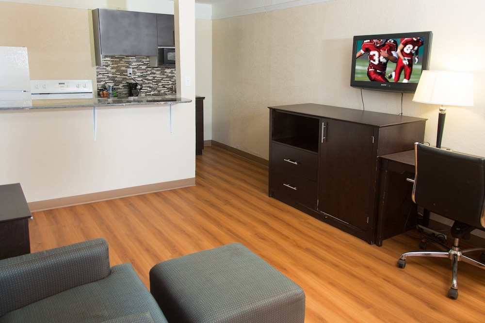 Red Roof Inn Ardmore - photo 12