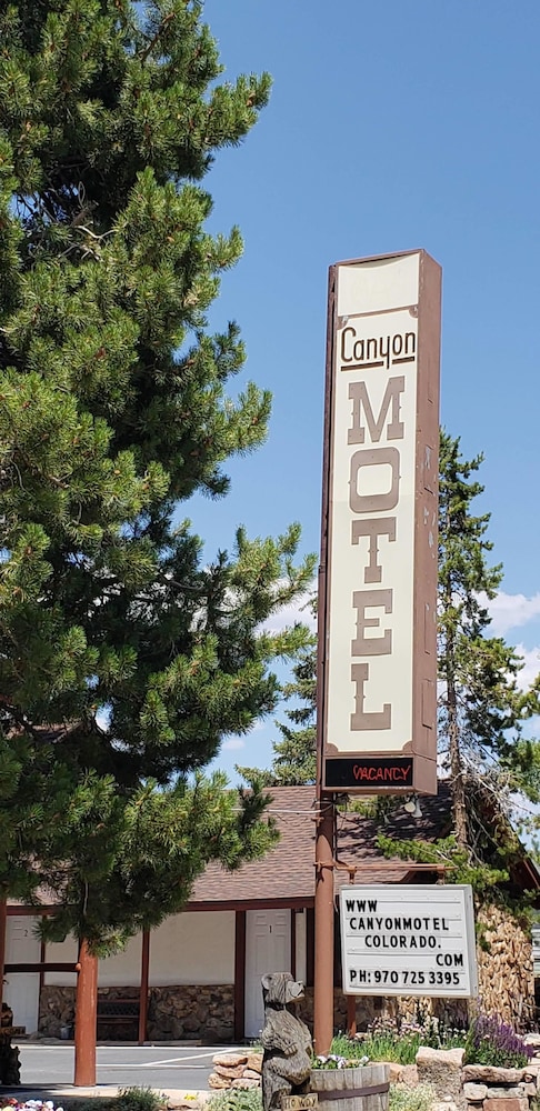 Canyon Motel - photo 2
