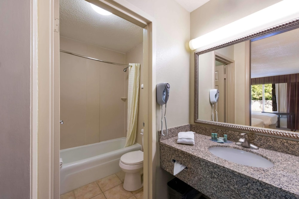 Best Western Mountain Lodge at Banner Elk - photo 19