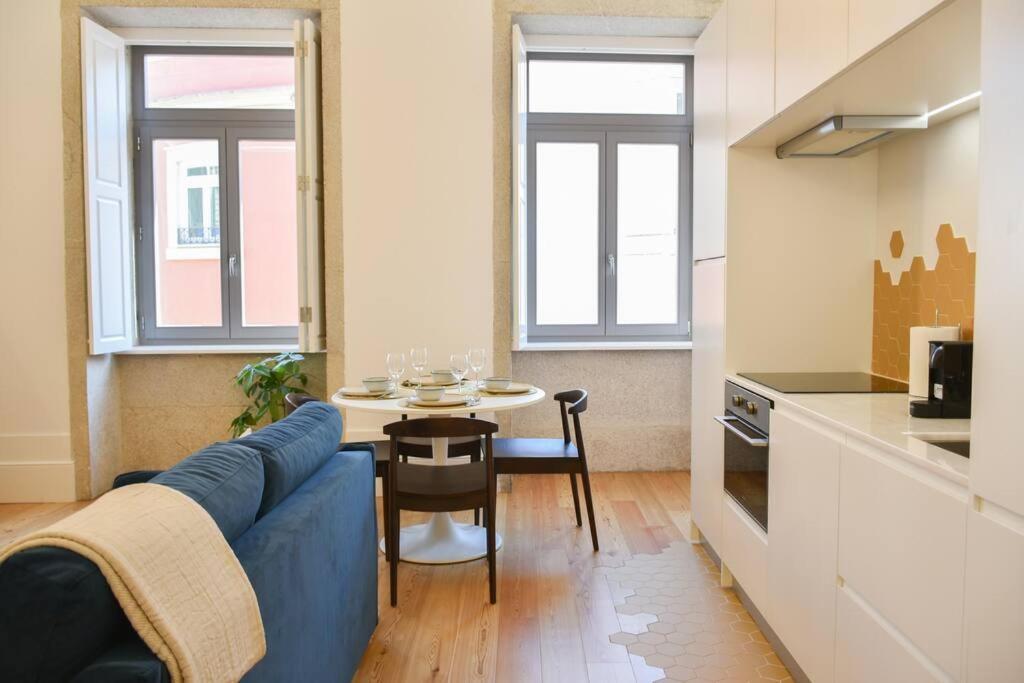 Apartamento encantador na Batalha Porto APT E — 4-Star Luxury Hotel in Porto, Portugal