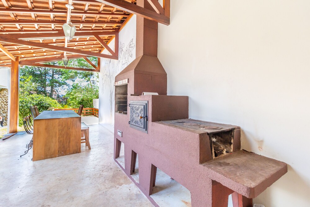 Casa Sabor Chocolate — 4-Star Luxury Hotel in Campos Do Jordao, Brasil