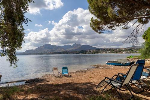 Casa cancello a mare — 4-Star Luxury Hotel in Santa Flavia, Italy