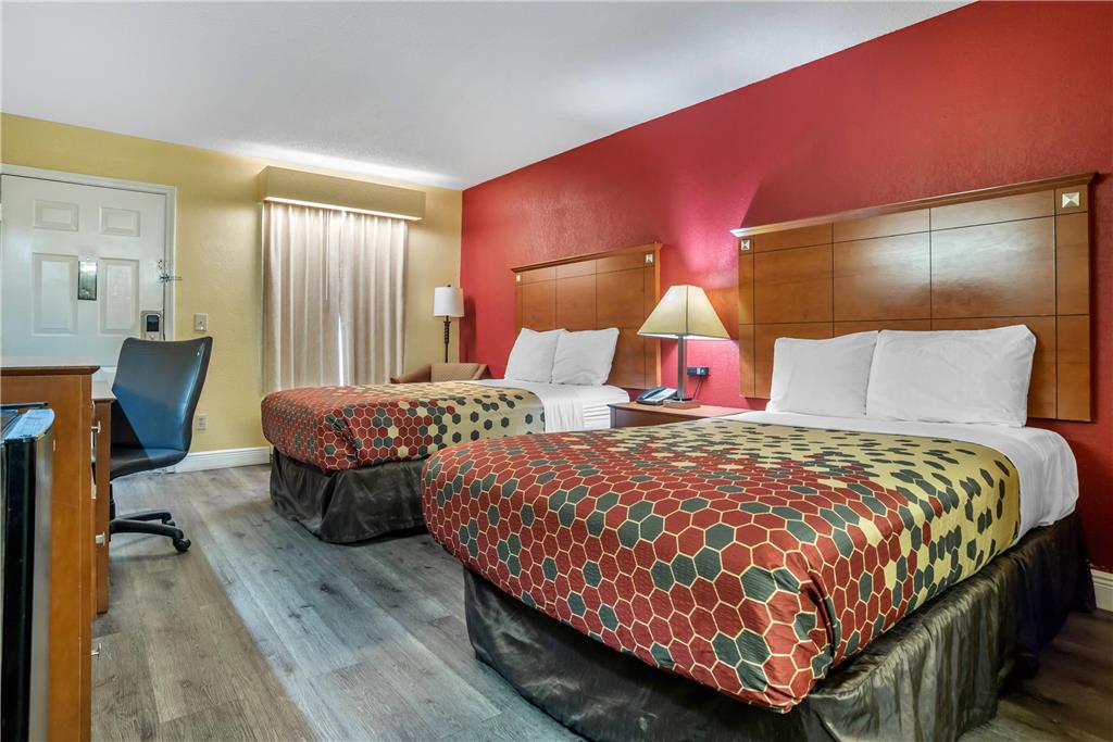 Econo Lodge Tupelo Barnes Crossing - photo 8