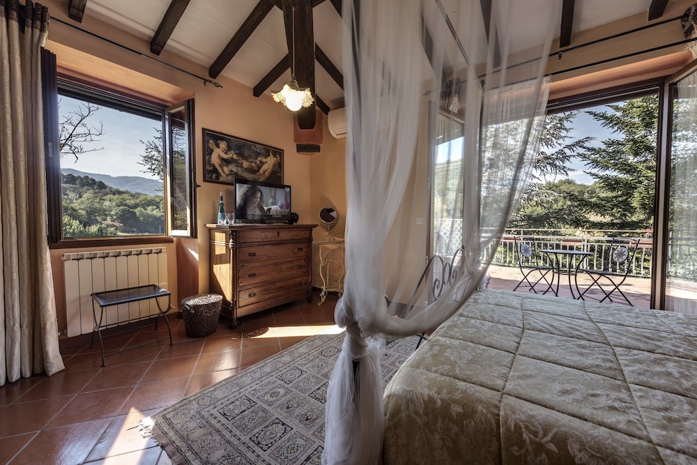 Villa Poggio di Gaville — 4-Star Luxury Hotel in Arezzo, Italy