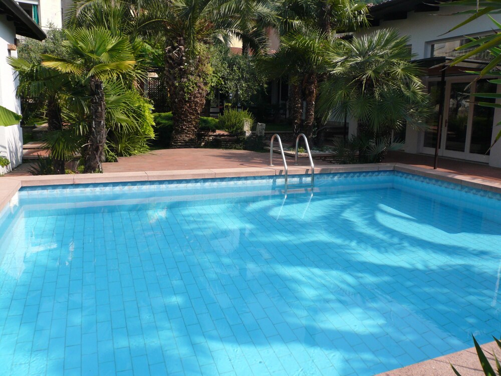 Oasi Holiday Home — 4-Star Luxury Hotel in Toscolano Maderno, Italy