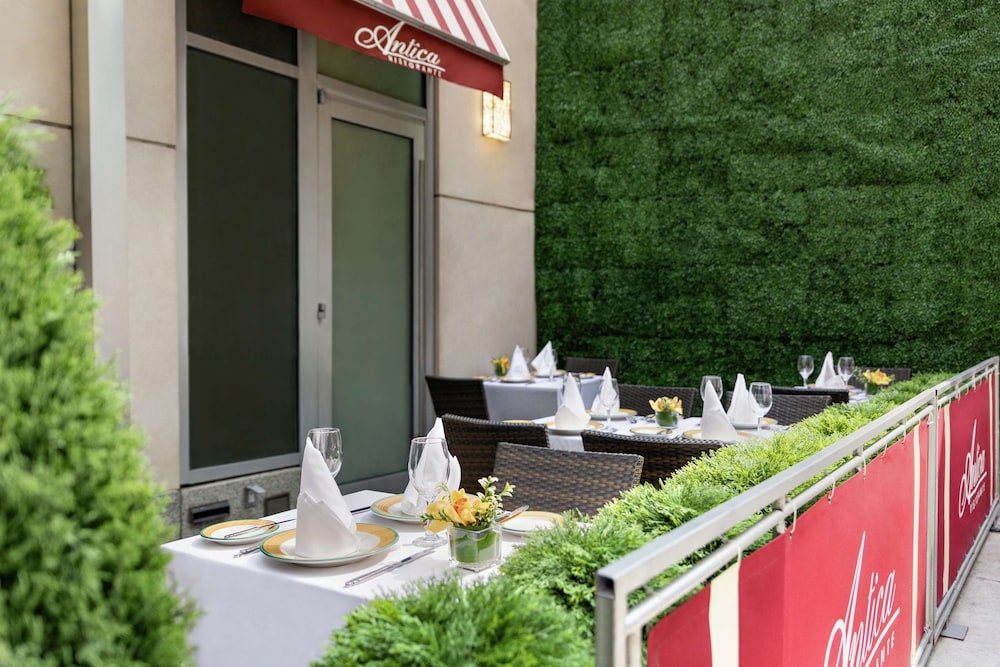 DoubleTree by Hilton New York Downtown - photo 30
