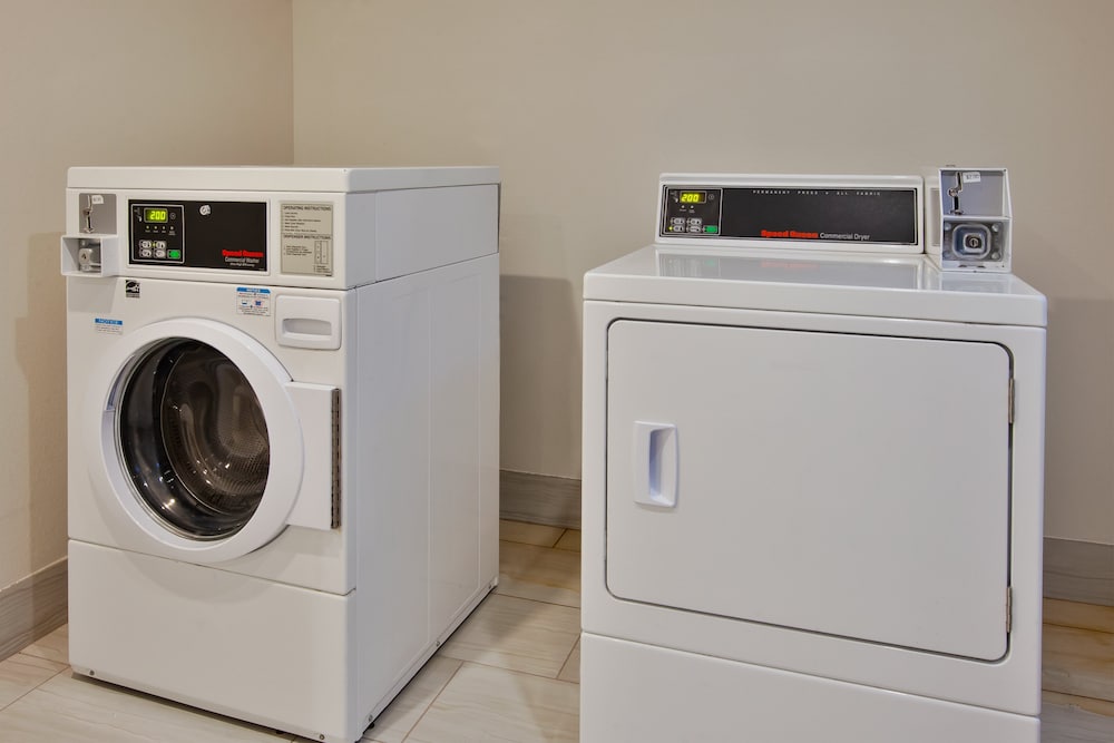 Holiday Inn Express Hotel & Suites Warrenton by IHG - photo 27