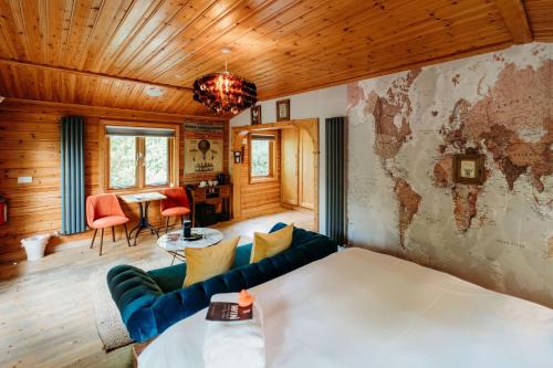 Blissful Corner Lodge Great Ayton Yorkshire with hot tub and onsite bistro