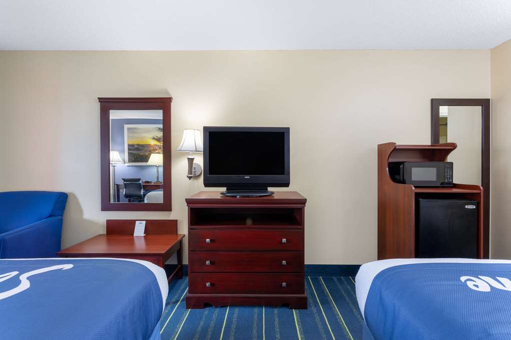 Days Inn by Wyndham Chipley - photo 12