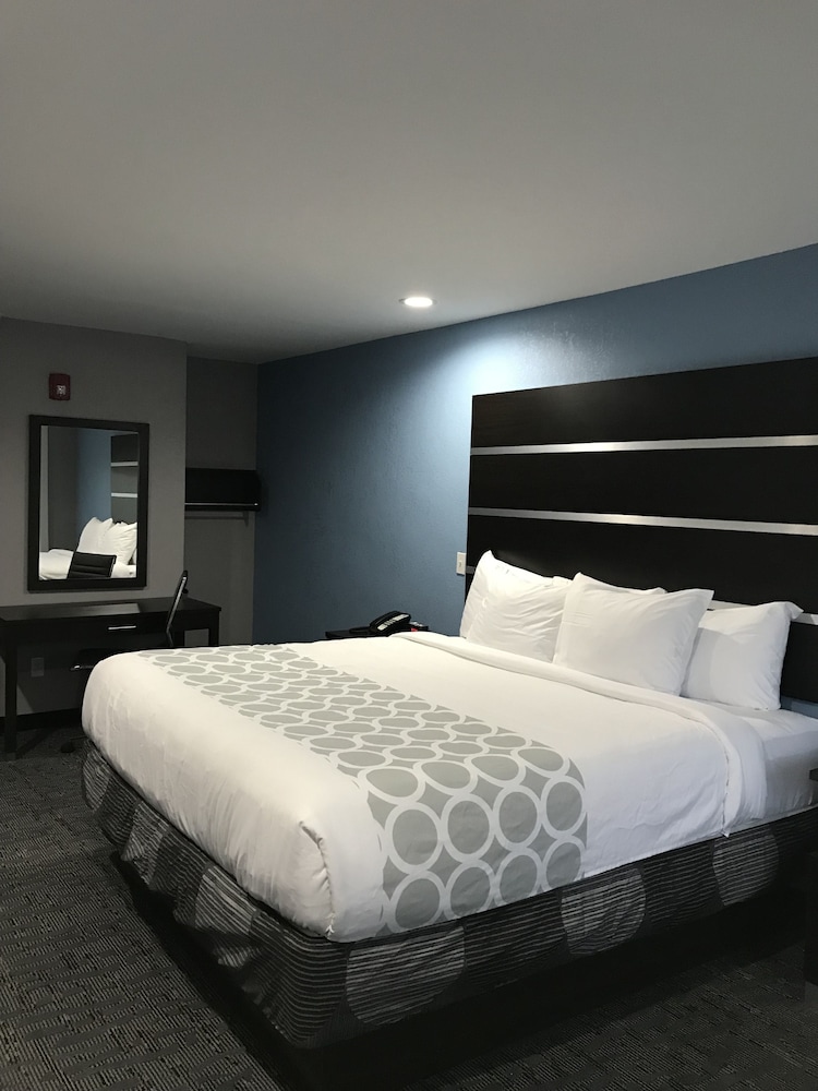 Rodeway Inn Calhoun South - photo 6