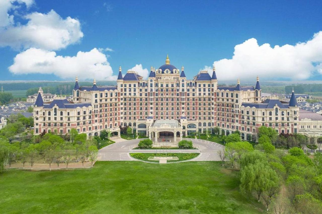 Macrolink Legend Spa & Resort