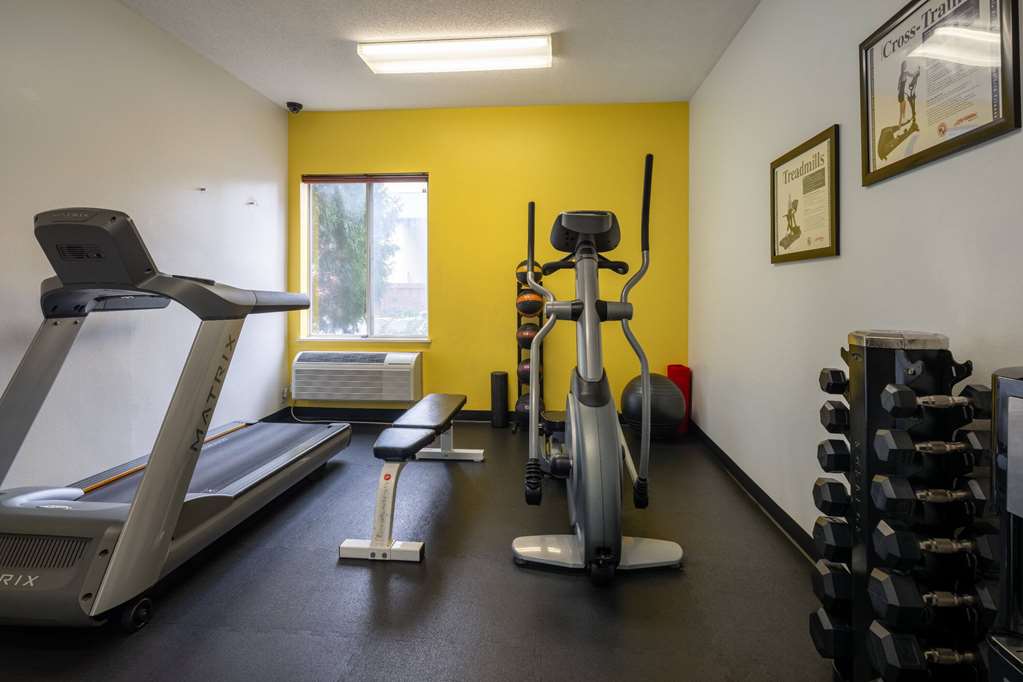 Days Inn & Suites by Wyndham Madison - photo 12