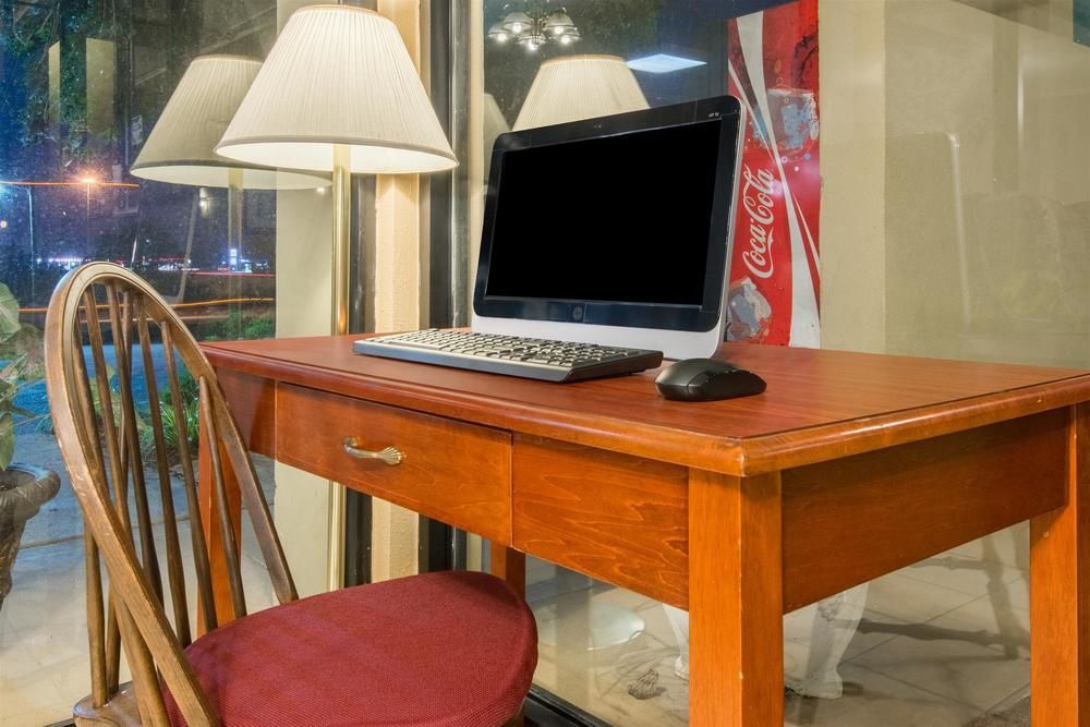 Hampton Inn by Hilton Clanton - photo 2