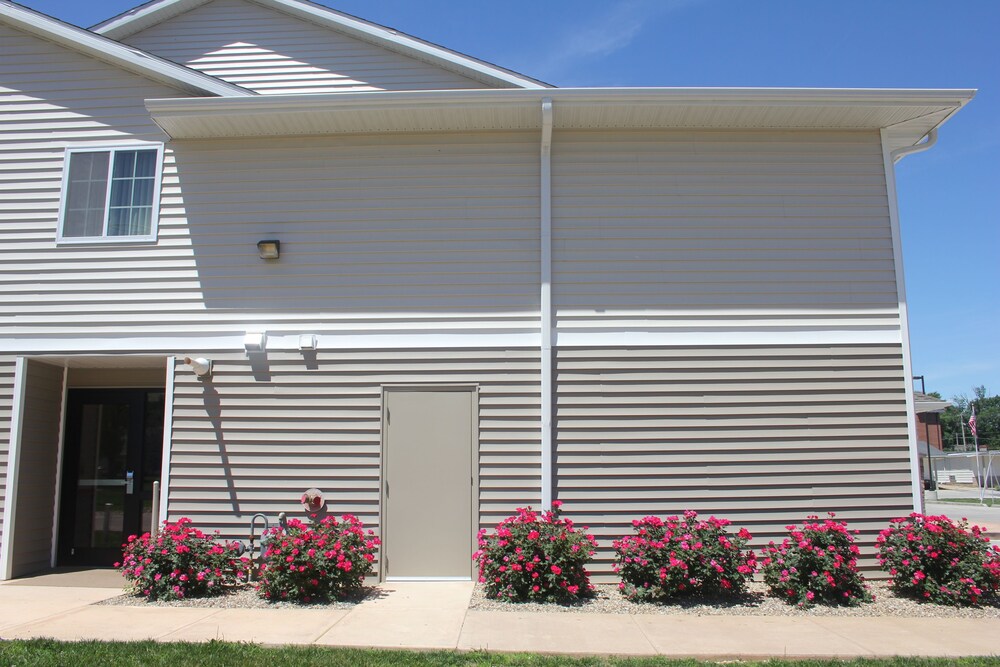 Green Acres Hotel - photo 56