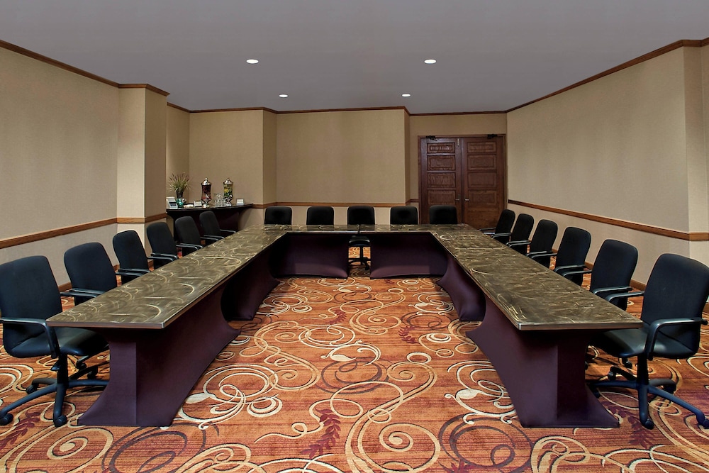 Sheraton Minneapolis West Hotel - photo 90