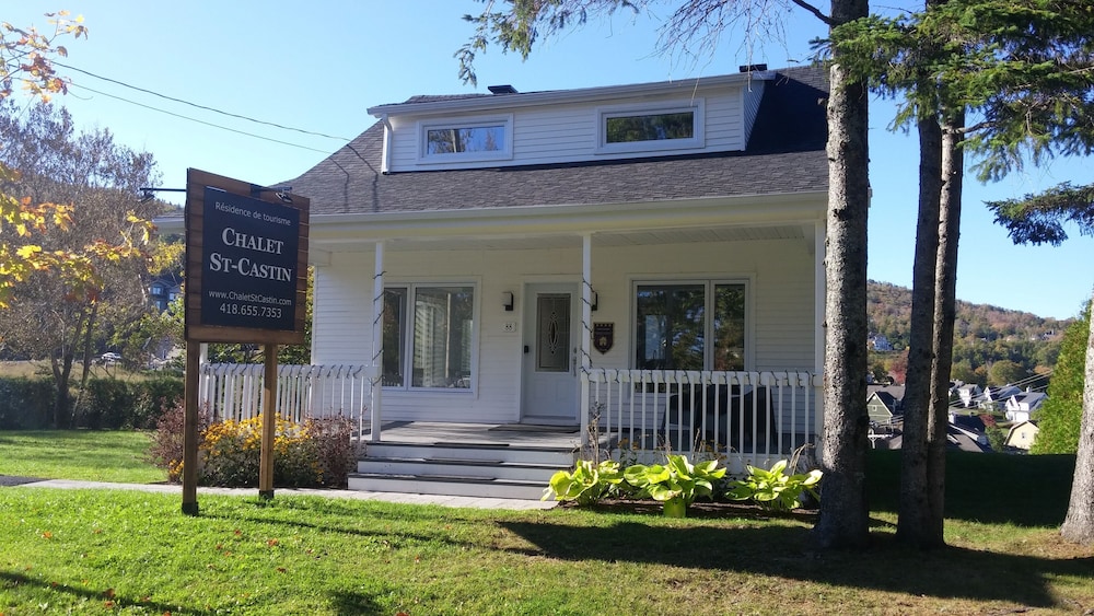 Chalet St Castin — 4-Star Luxury Hotel in Quebec, Canada