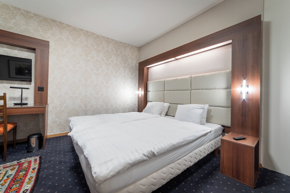 Hotel Restaurant Kutchi in Geneve, Switzerland