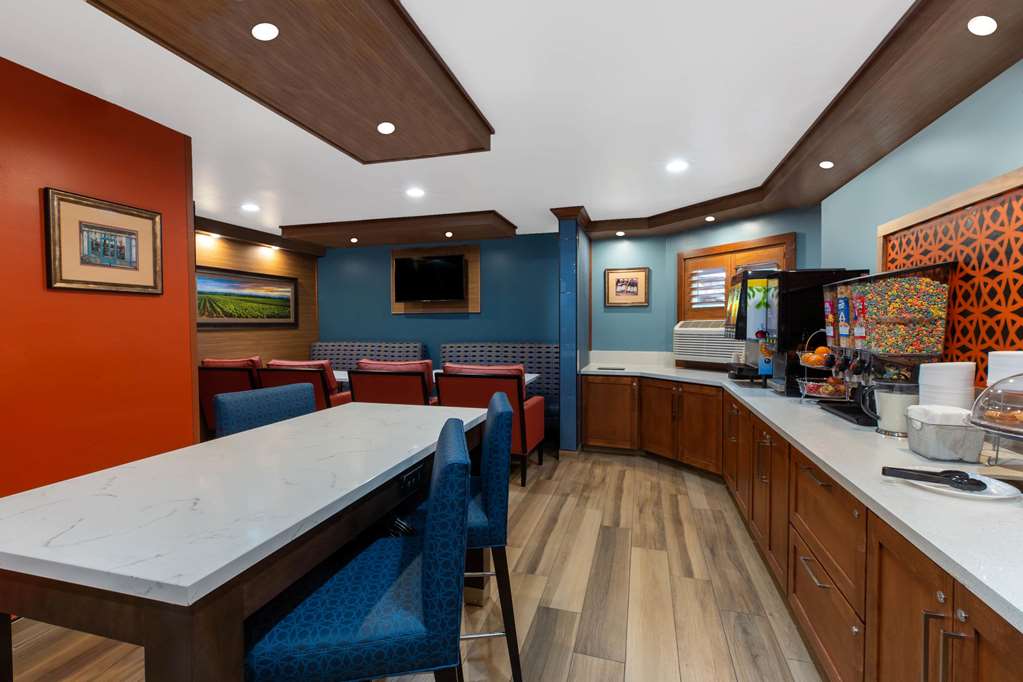 Hotel Vinea a Travelodge by Wyndham - photo 15