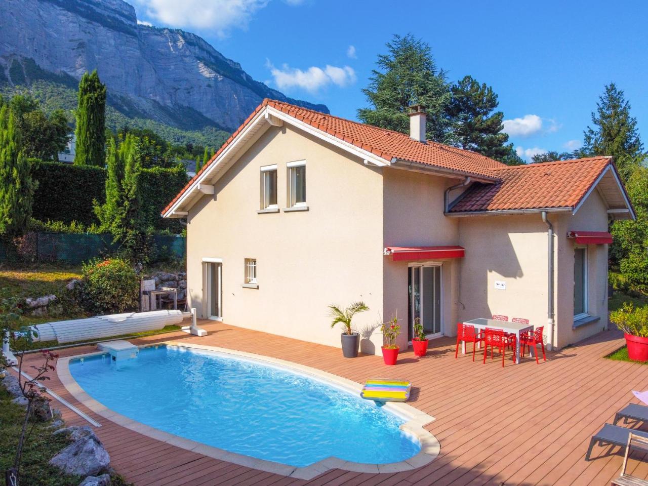La Galante - carbon neutral hotel in Meylan