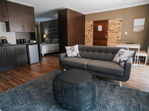 Cozy In Jozi Accommodation — 4-Star Luxury Hotel in Edenvale, South Africa