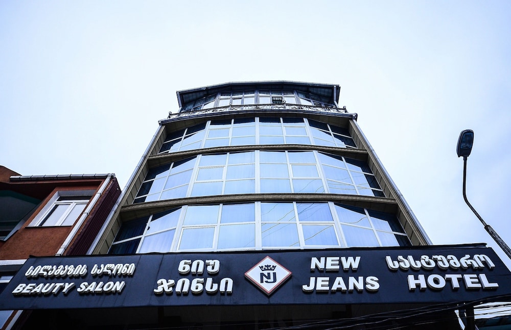 Hotel Jms - carbon neutral hotel in Batumi
