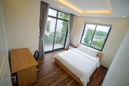 Lake view appartement — 4-Star Luxury Hotel in Hanoi, Vietnam