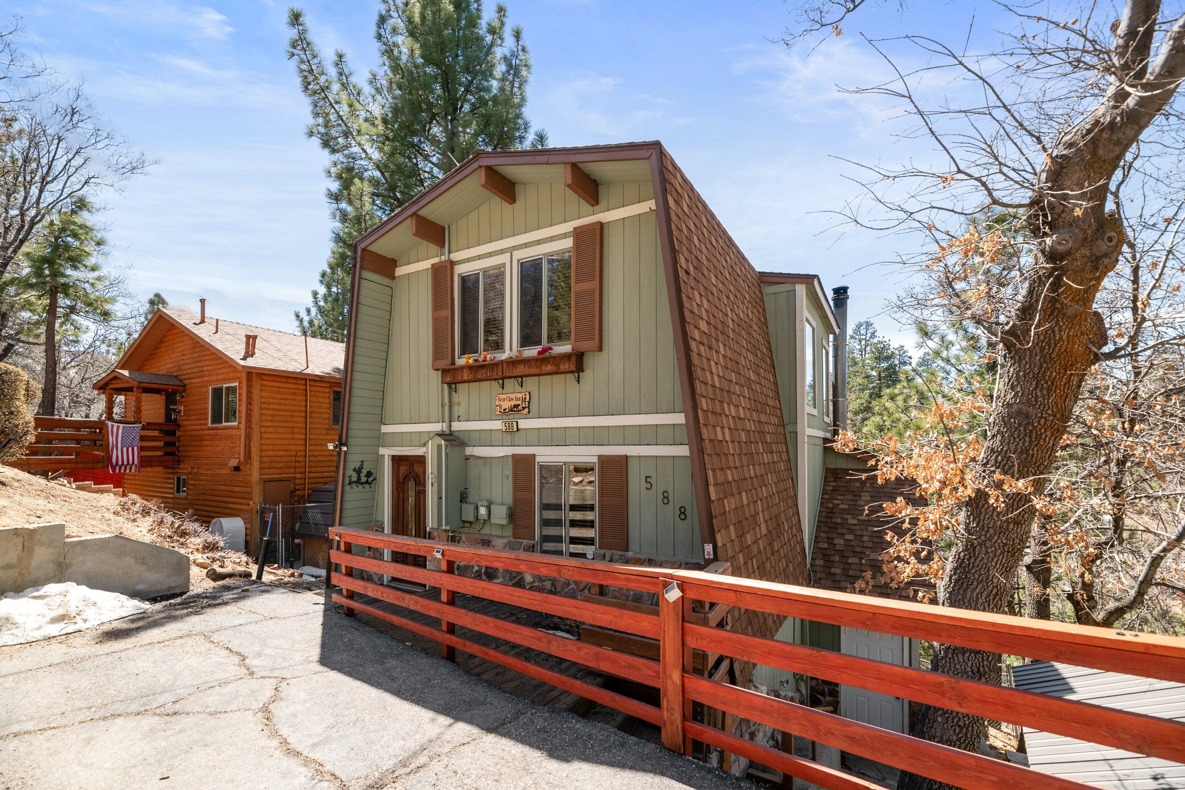 Bear Claw Inn - photo 7