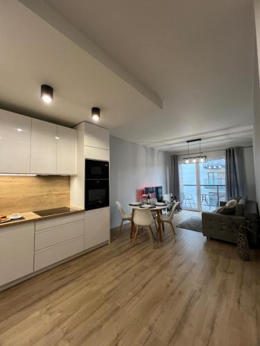 Przytulny Apartament nieopodal Manufaktury — 4-Star Luxury Hotel in Lodz, Poland