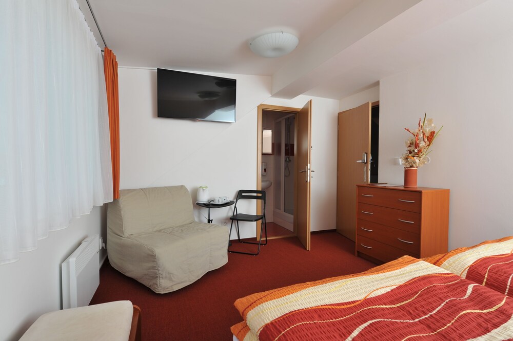 Habitat 16 - carbon neutral hotel in Prague