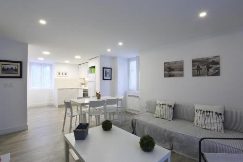 Martintxo by Smiling Rentals — 4-Star Luxury Hotel in Fuenterrabia, Spain