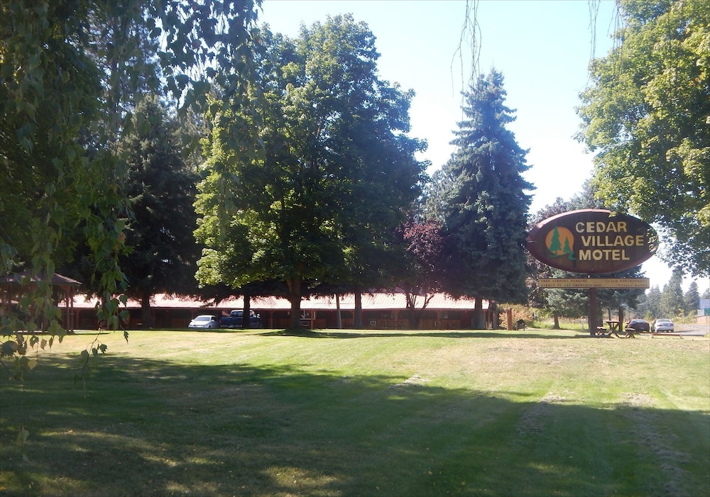 Cedar Village Motel & RV Park - photo 18