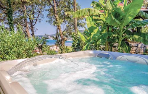 Nice Home In Supetarska Draga With Wifi — 4-Star Luxury Hotel in Supetarska Draga, Croatia