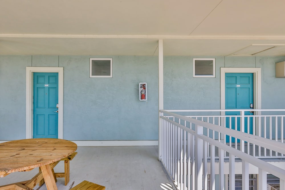 Coastal Waters Inn - photo 34