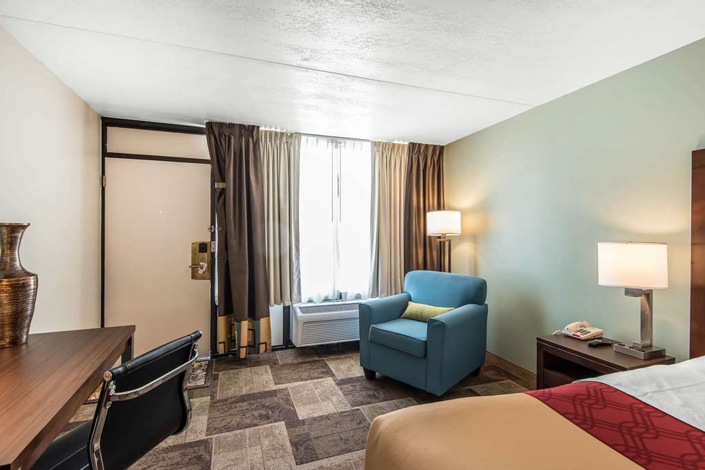 Econo Lodge Oak Grove Blue Springs - photo 6