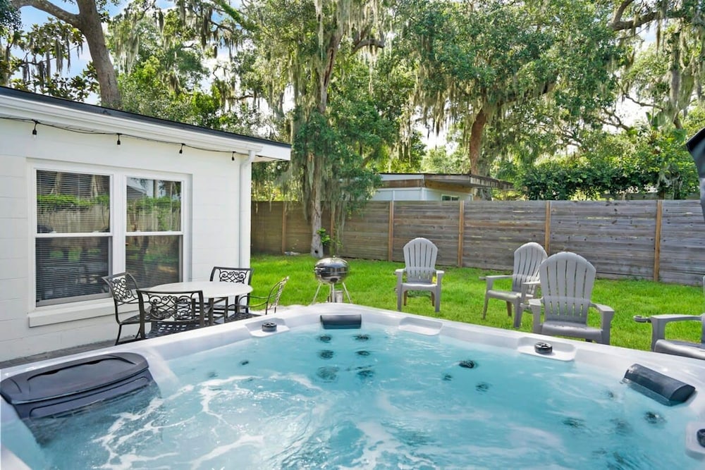 Rave Reviews for Waterway Views Spa Comfy Beds Bring Your Boat — 4-Star Luxury Hotel in Saint Augustine, United States