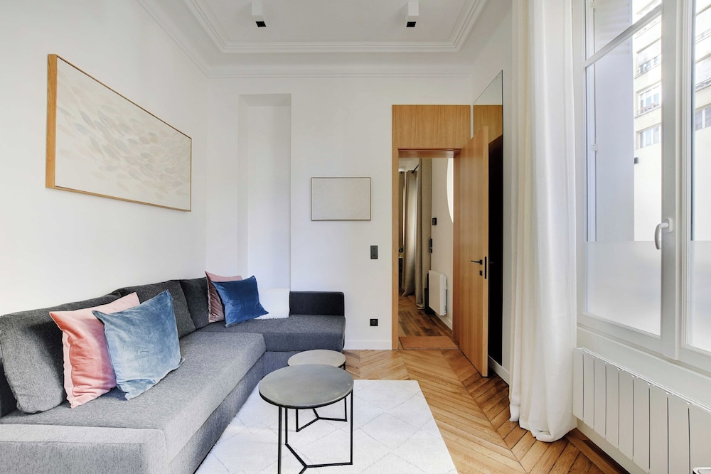 Welcoming Apartment 3br 6p Passy tour Eiffel — 4-Star Luxury Hotel in Paris, France