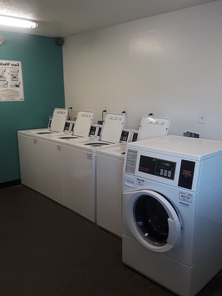 InTown Suites Extended Stay Atlanta GA Gwinnett Place - photo 13