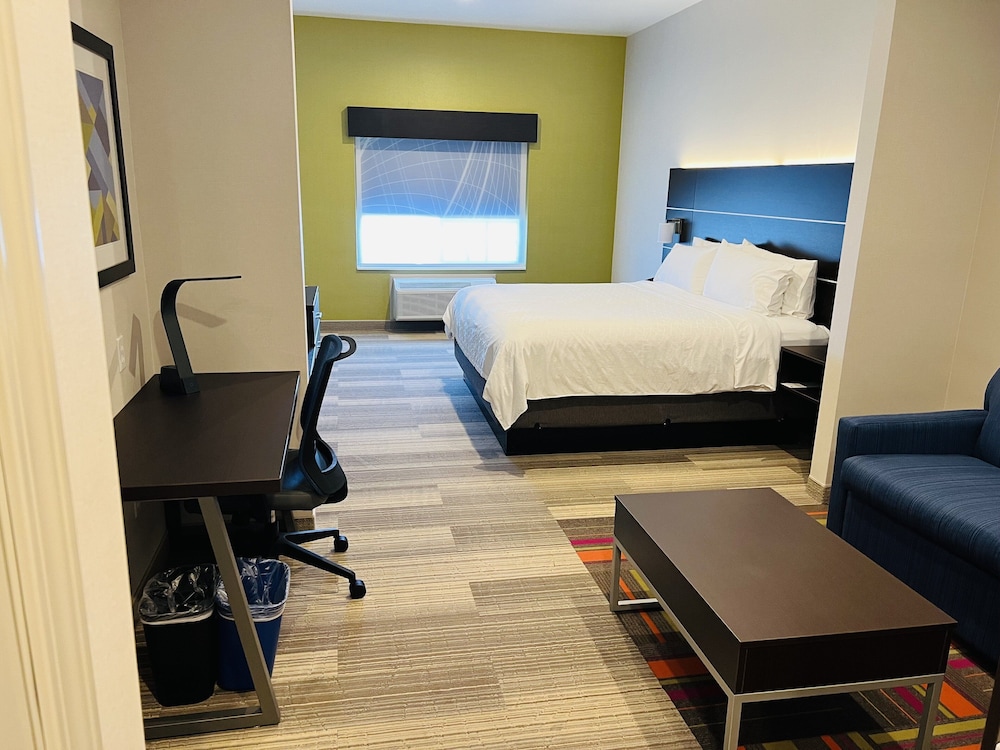 Holiday Inn Express & Suites Salinas by IHG - photo 8